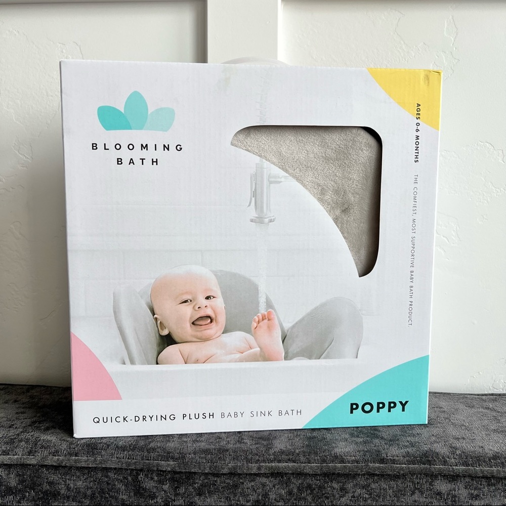 NIB Blooming Bath Plush Sink Bath- Poppy